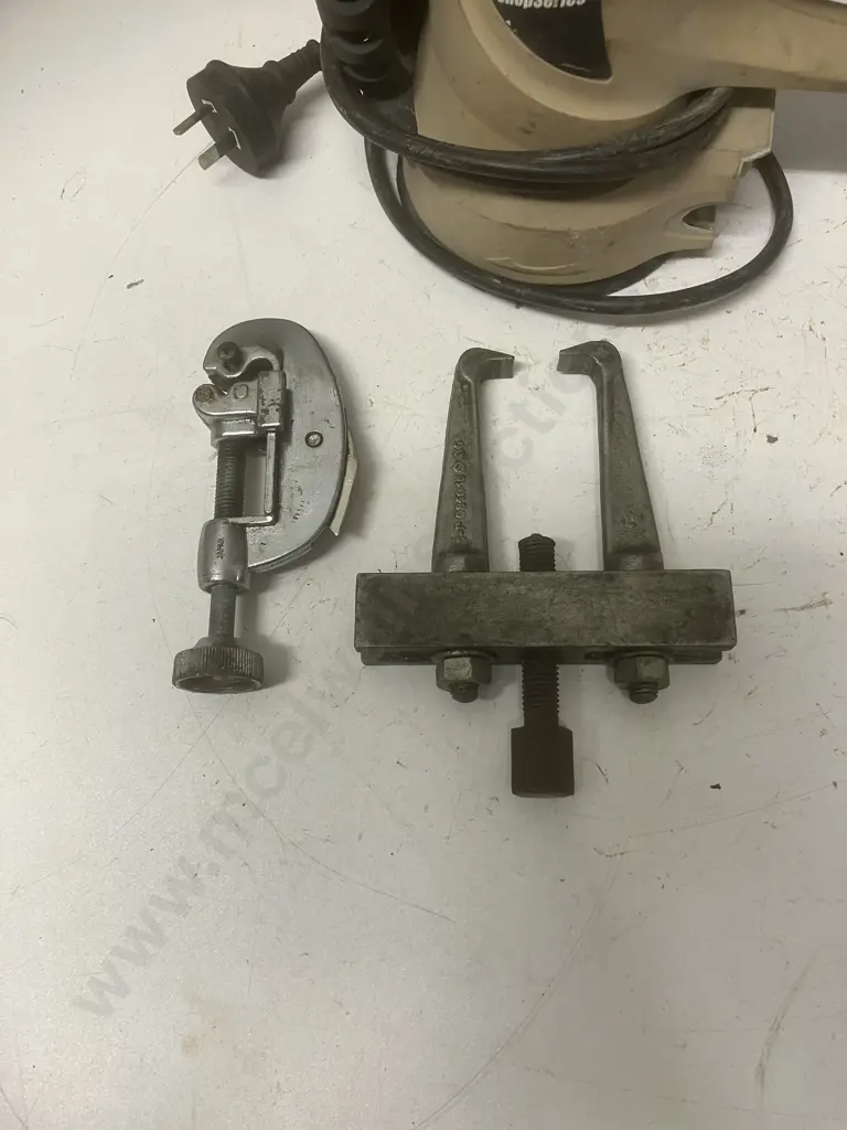 Vintage Fuller Pipe Tubing Cutter, Gear Puller, Rockwell Shop Series RS4200 Sander Image 1++