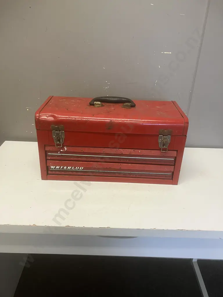 Waterloo Red Metal Toolbox. H24 W47 D22cm Image 1++