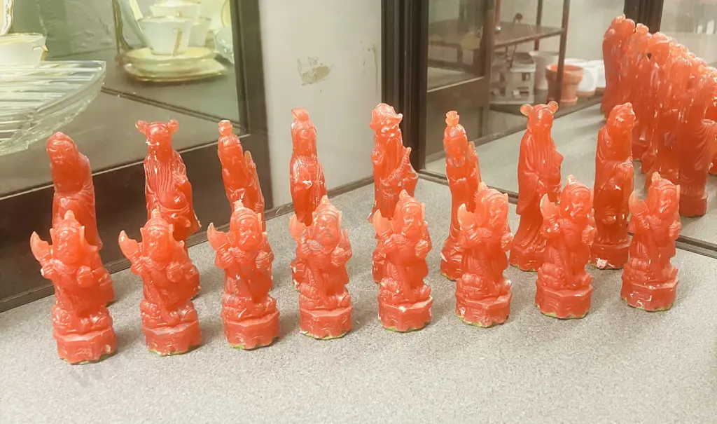 Chinese Characters Chess Set, Green & Red Resin With Felt Bases. King Height 13cm Image 1++