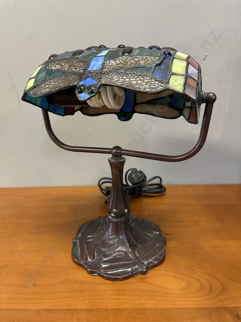Unique Tiffany Style Dragon Fly Portable Lead Light Desk Lamp H33cm. Image 1++