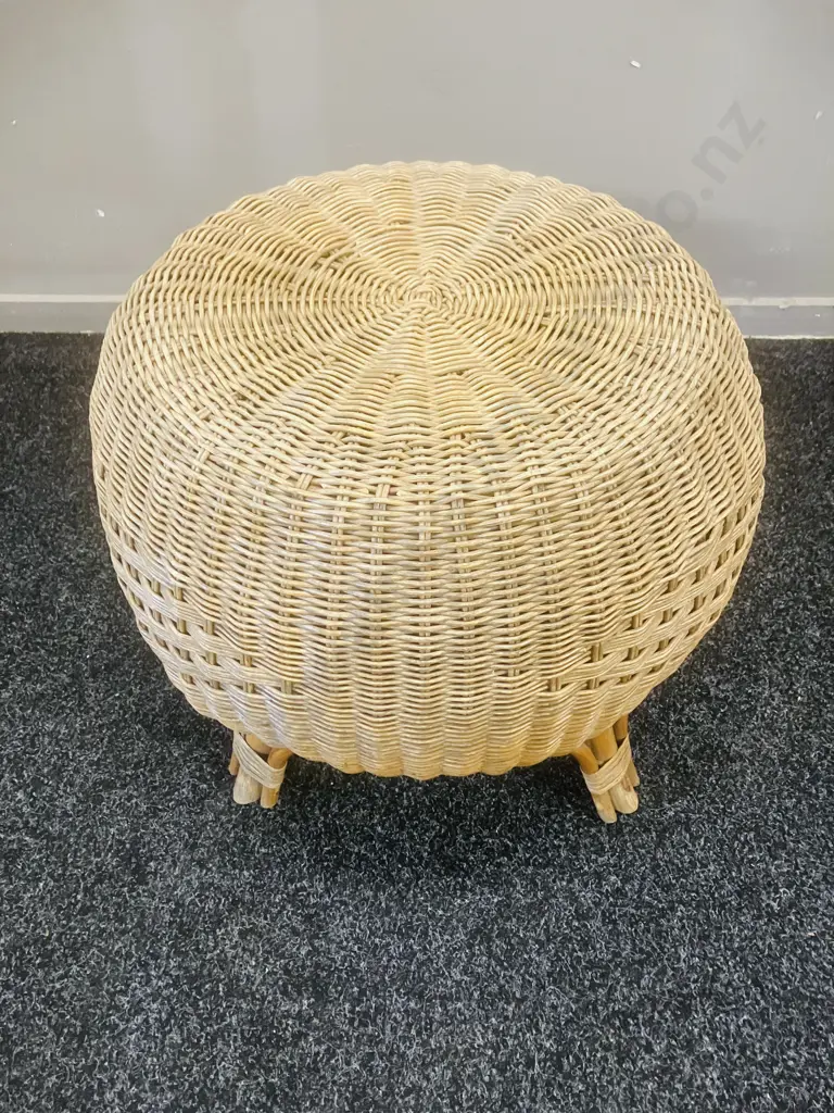 Vintage Mid-Century Wicker & Rattan Foot Stool Ottoman. 41 x 50cm Image 1++