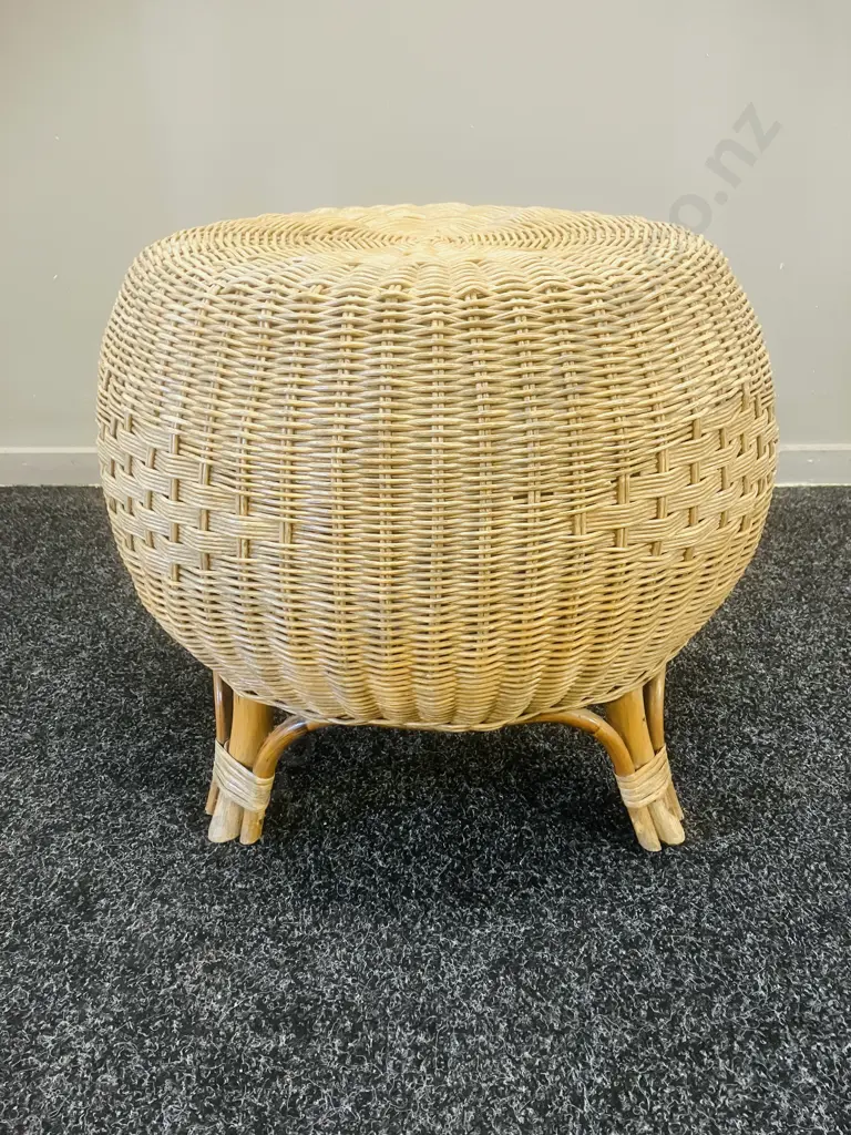 Vintage Mid-Century Wicker & Rattan Foot Stool Ottoman. 41 x 50cm Image 1++