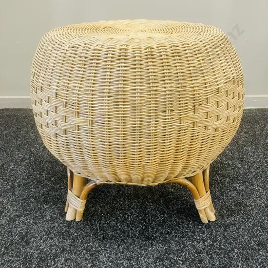 Vintage Mid-Century Wicker & Rattan Foot Stool Ottoman. 41 x 50cm