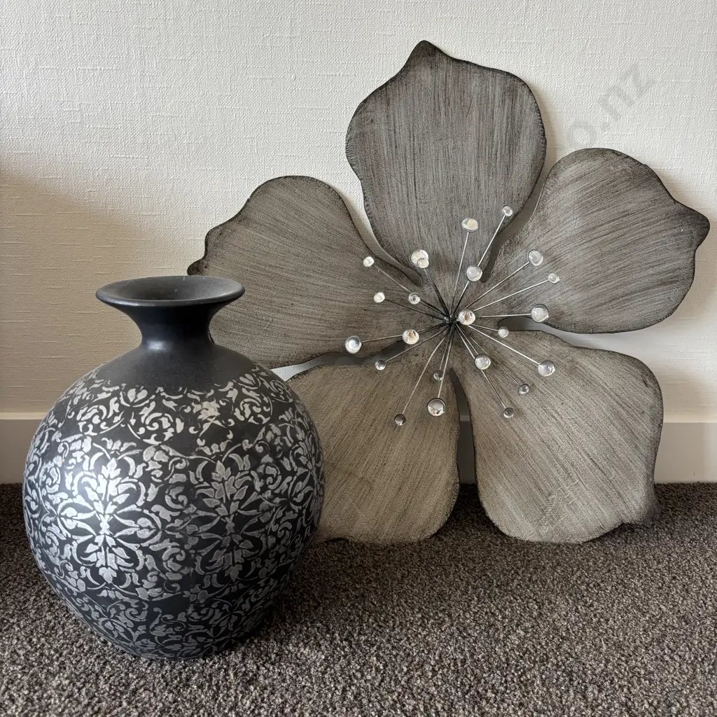 Floral Wall Art. Dia 60cm with Decorative Bulbous Vase 32cmH Image 1++