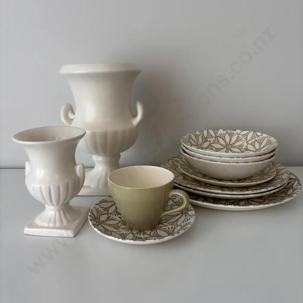 Crown Lynn “Clematis” dinner and teaware with two Creamware Vases Image 1++