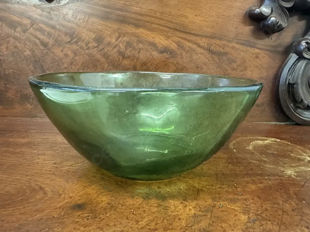 Green Round Art Glass Bowl H11.5,Dia26cm. Image 1++