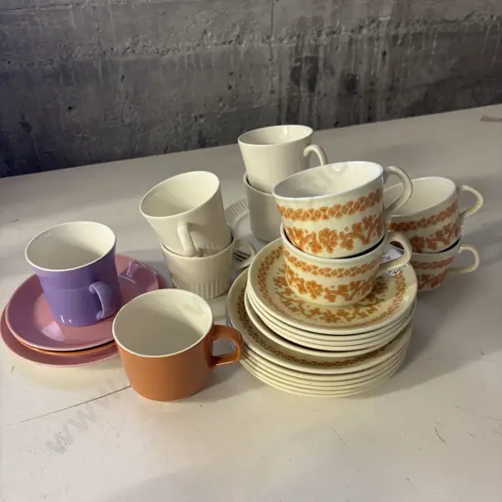 Selection of Vintage Crown Lynn Teaware Pottery