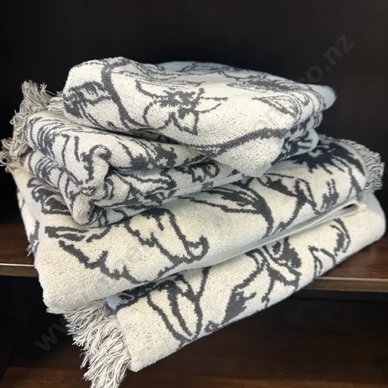 Selection of Towels, Handtowels In Red Currant