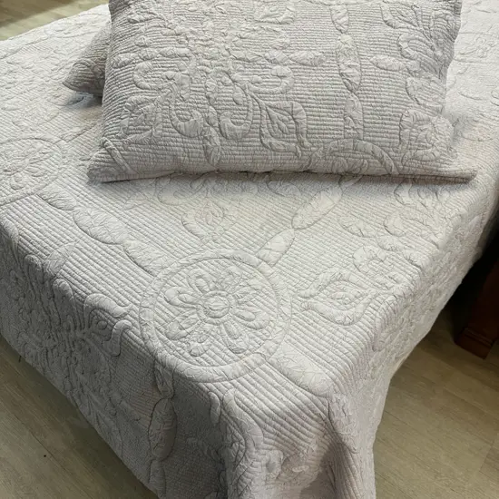 Double Size Grey Relief Patterned Duvet Cover, Pillows & Pillowcases x 2