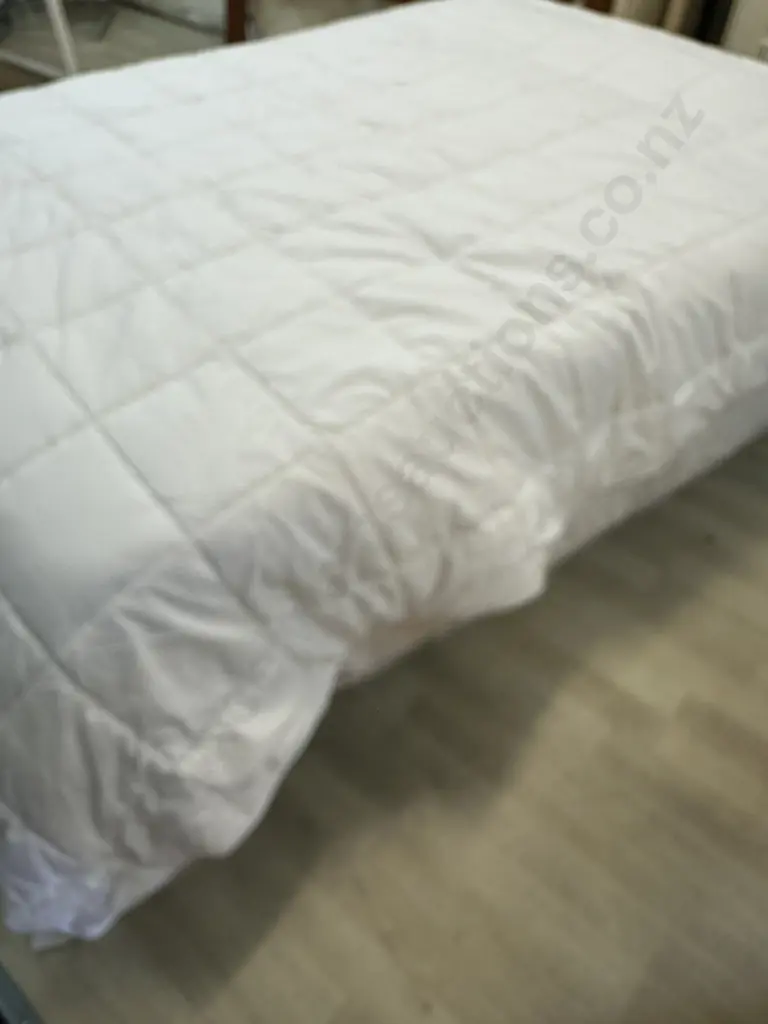 Queen Size Duvet Inners, Duvet Cover, Mattress Protector & White Sheets Image 1++