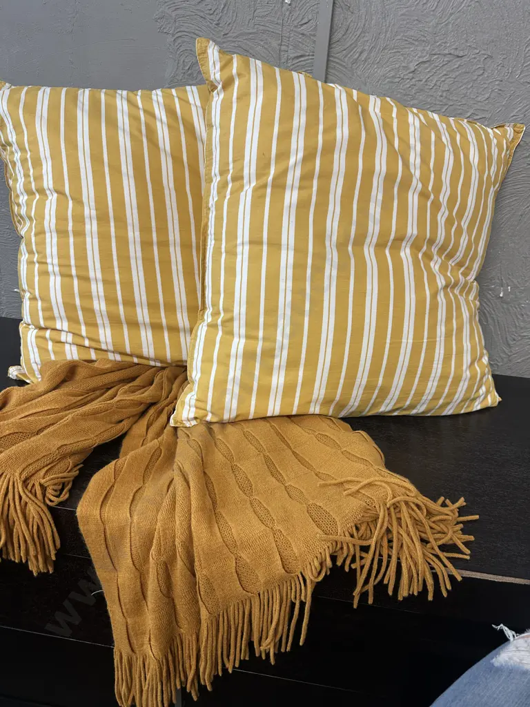 Gracious Living Gold & White Euro Cushions With Gold Knitted Throw Image 1++