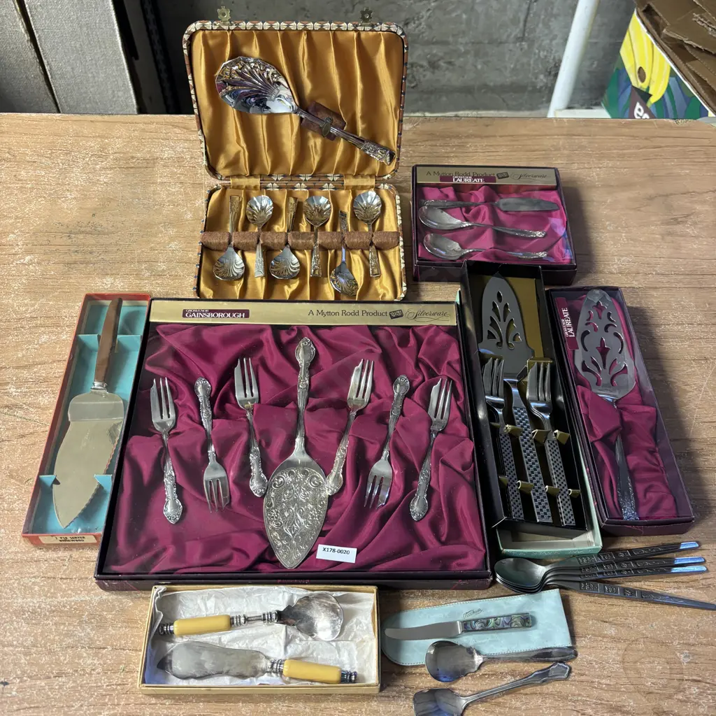 Large Assortment of Vintage Cutlery Image 1++