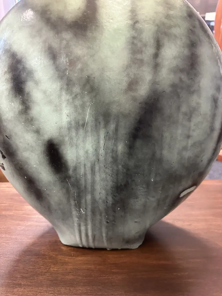 Vintage Table Lamp Spearmint Green & Black Base With Ribbed Detail & Cream Shade Image 1++