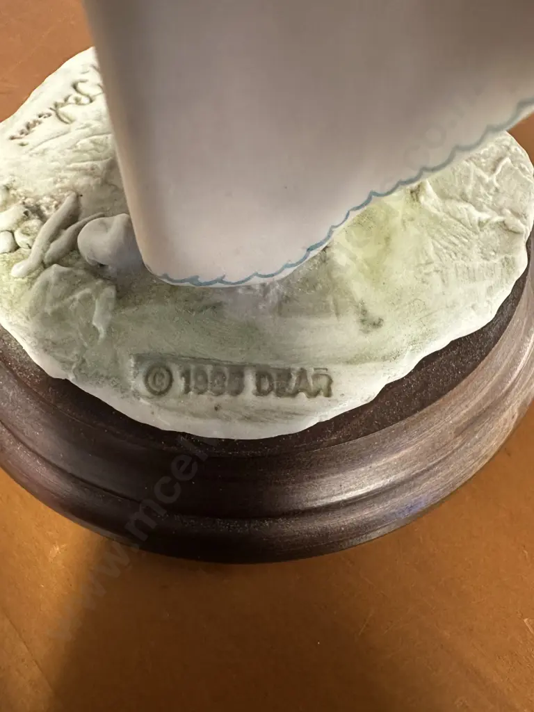 Capidomonte Style A.Belcari Figurine Signed H19cm. Image 1++