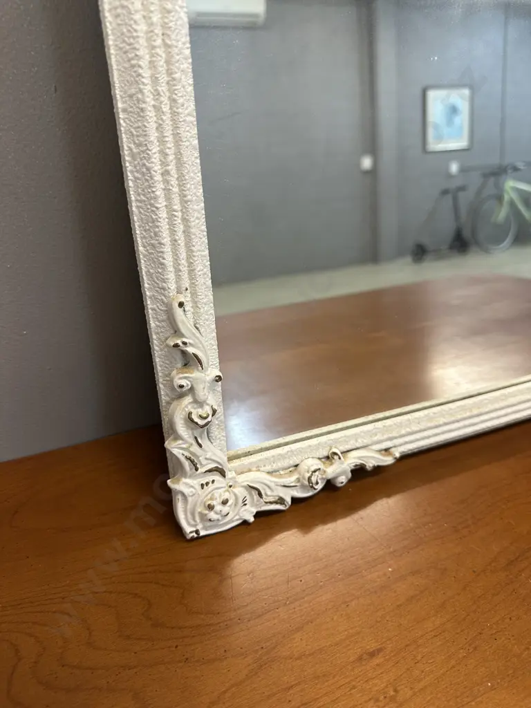 Vintage Rectangular Cream Ornate Mirror 63x51cm. Image 1++