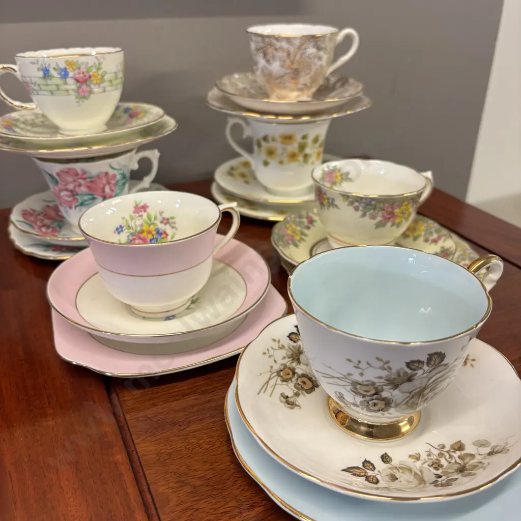 Assorted vintage trios x 7 Image 1++