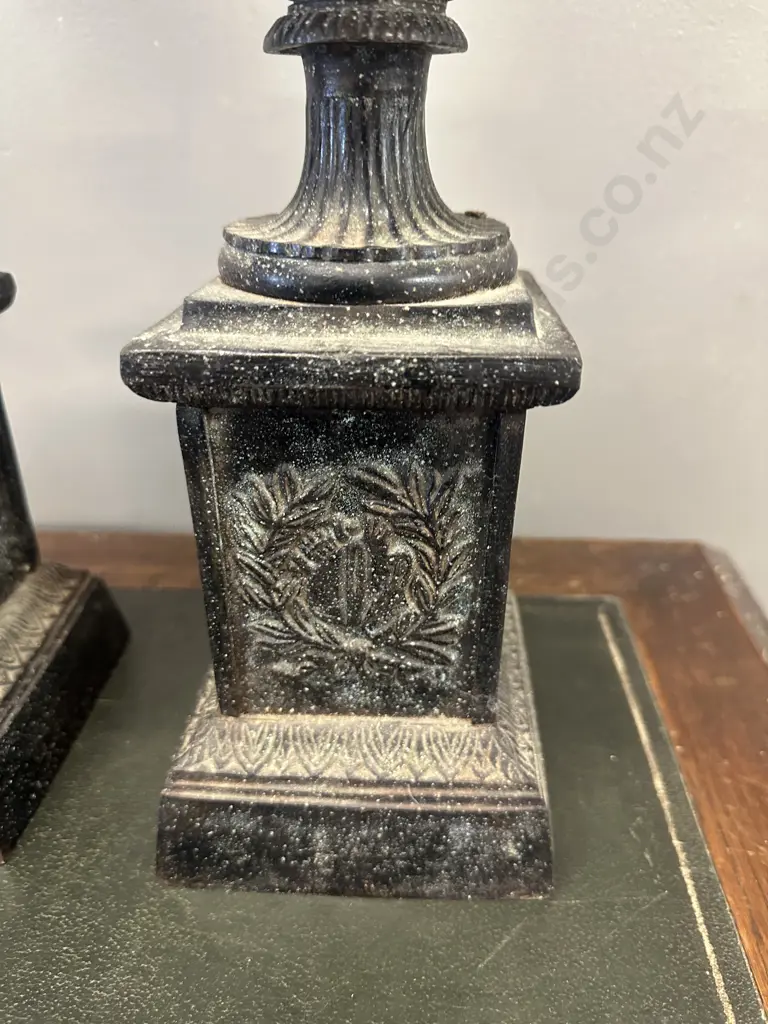 Pair Of Neoclassical Urns On Pedestal H35cm. Image 1++