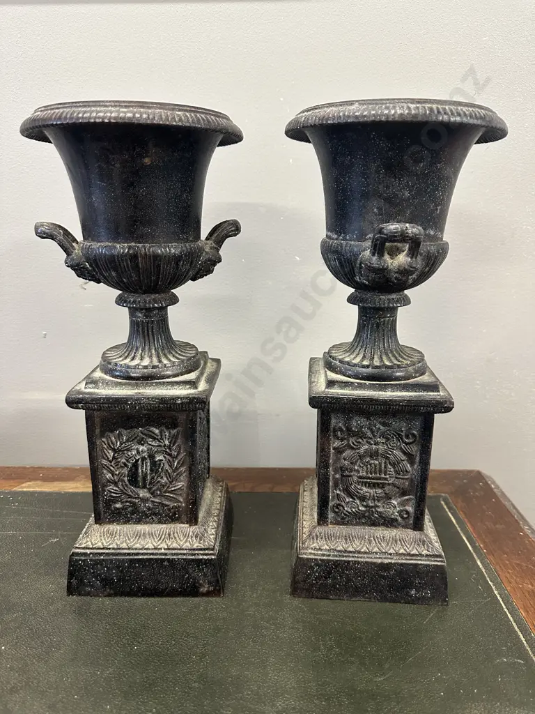 Pair Of Neoclassical Urns On Pedestal H35cm. Image 1++