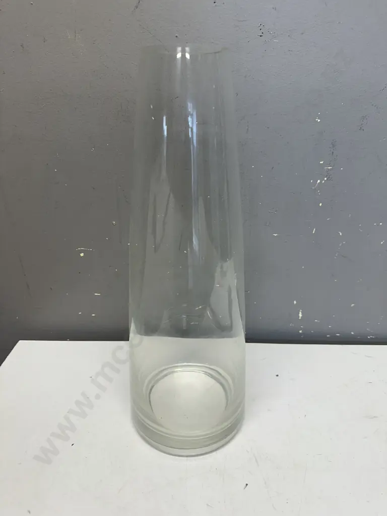 Modernist Clear Glass Vase Image 1++