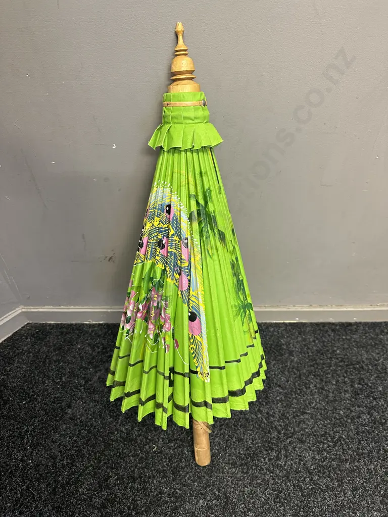 Decorative Oriental Themed Parasol Image 1++