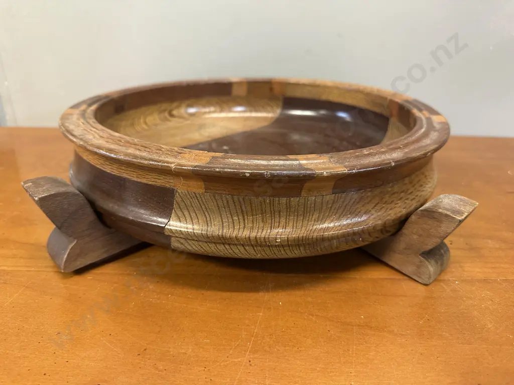 Vintage Wooden Handcrafted Marquetry Bowl with Four Feet H9,Dia33cm. Image 1++