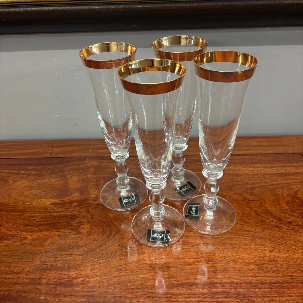 Mikasa Champagne Flutes x 4 with gold trim Image 1++