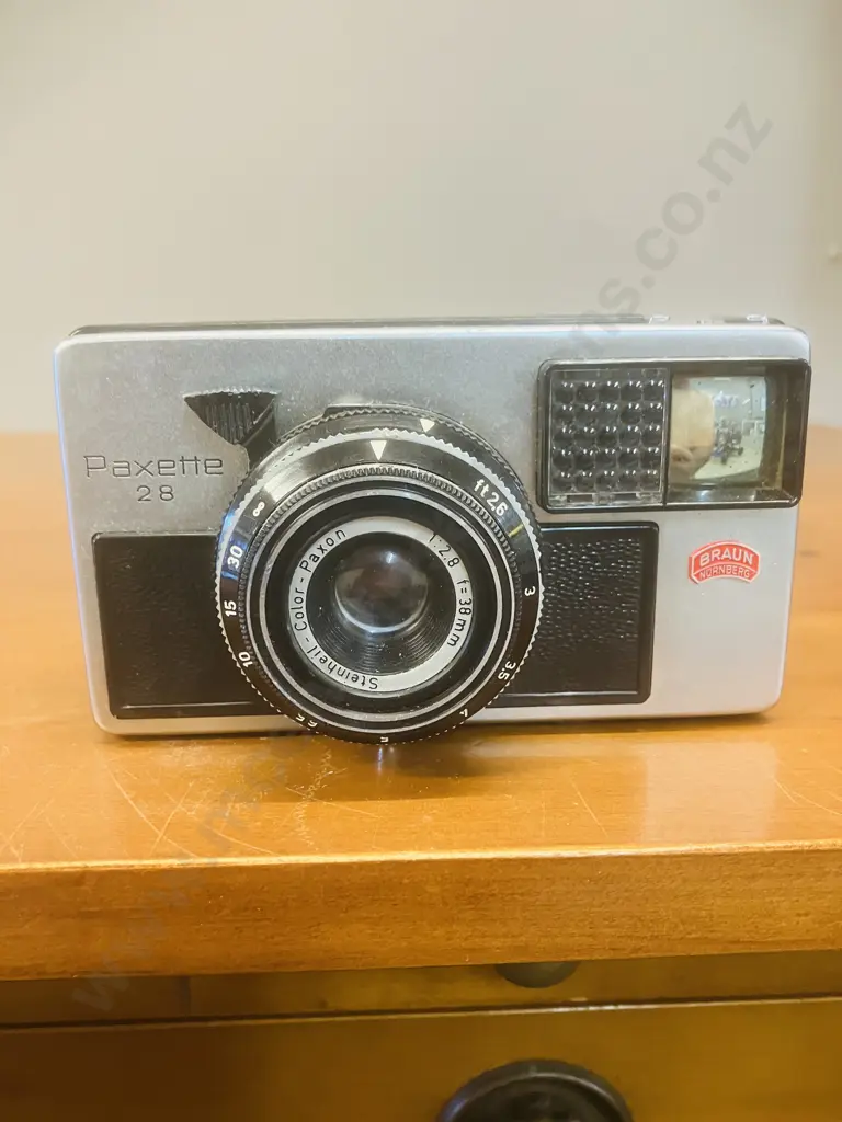 Braun Paxette 28 Viewfinder Camera With Steinheil-Color-Paxon 1:12.8 f=38mm Lens - Germany Image 1++