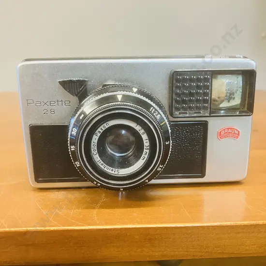 Braun Paxette 28 Viewfinder Camera With Steinheil-Color-Paxon 1:12.8 f=38mm Lens - Germany