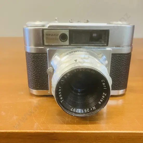 Braun Carl Paxette I L with Carl Zeiss Tessar 1:2.8 f=50mm Lens - Germany 1950's