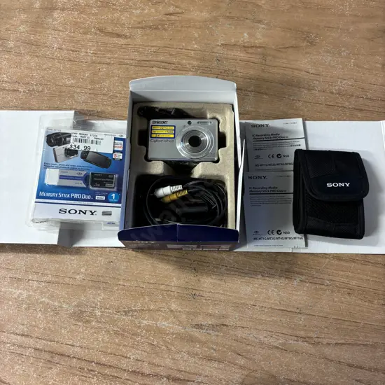 Sony Cyber-Short DSC-5730 Camera with Accesories and Box