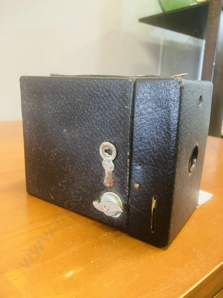 Antique Kodak No. 2 Hawk-Eye Model C 120 Film Box Camera Image 1++