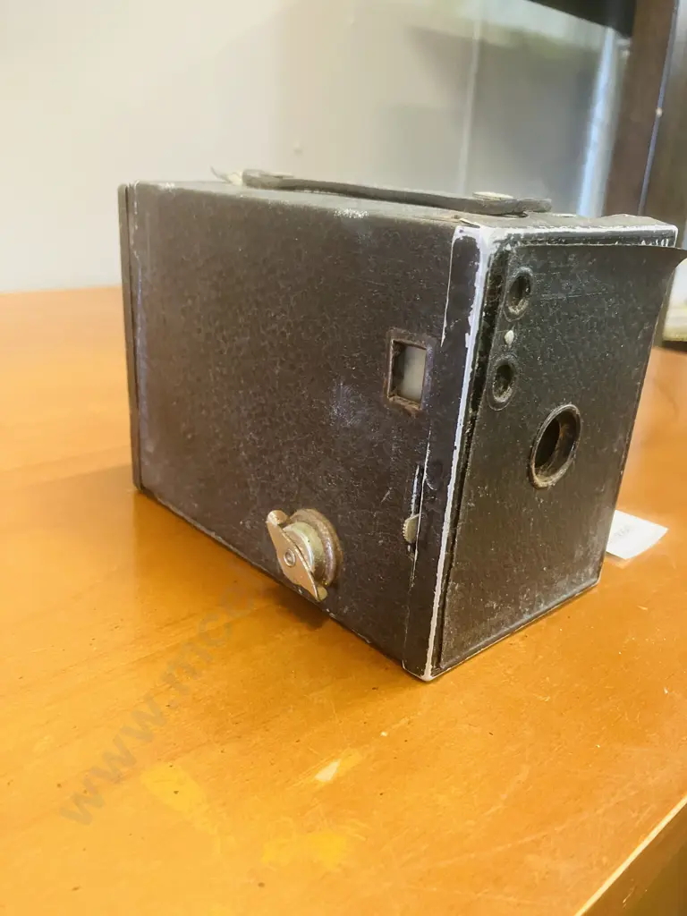 Antique Kodak No. 2 Brownie Box Camera Model F 1920s Canadian Kodak Co Image 1++