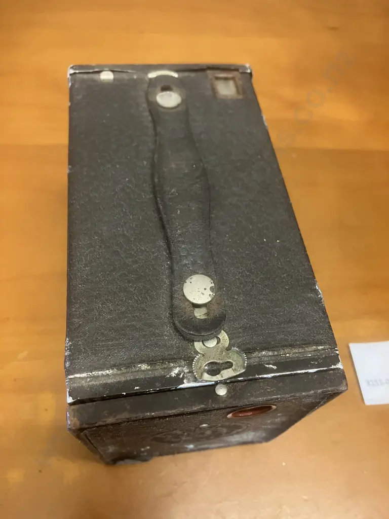 Antique Kodak No. 2 Brownie Box Camera Model F 1920s Canadian Kodak Co Image 1++