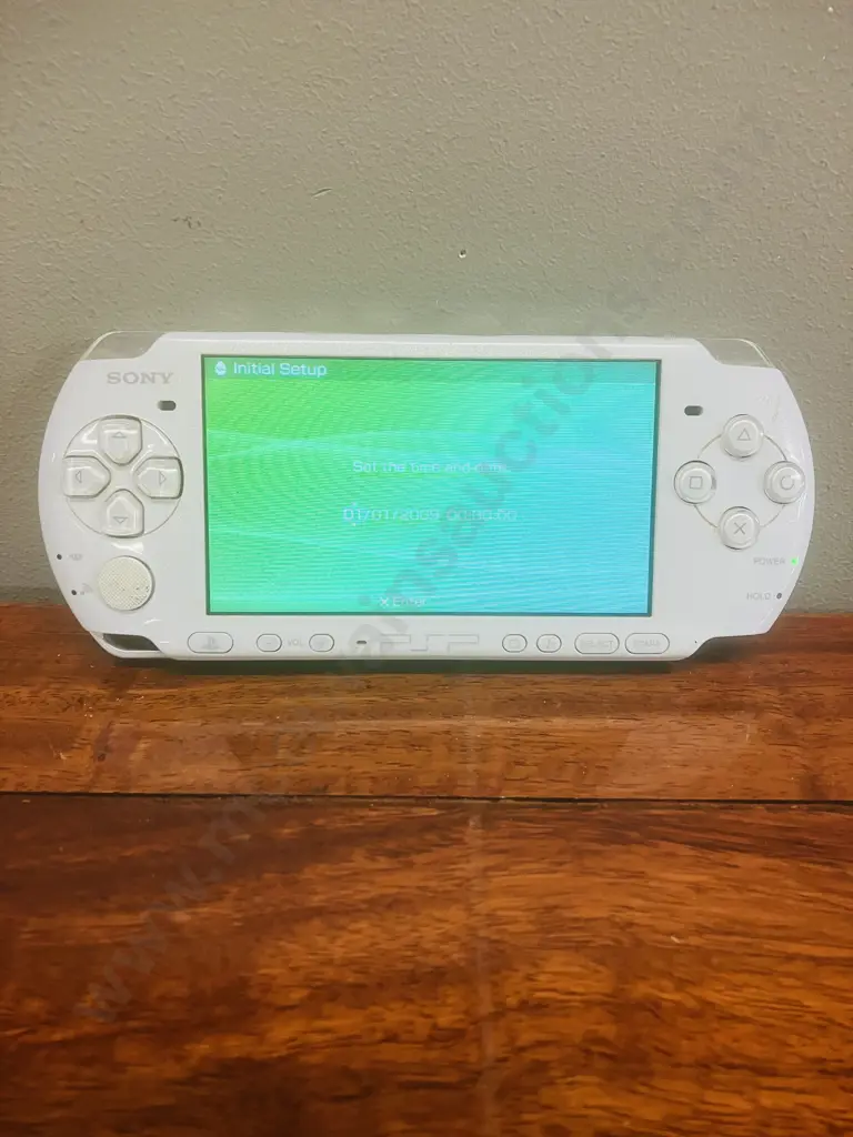 Sony PSP 3000 PlayStation Portable Gaming Console With 7 Games In Cases Image 1++