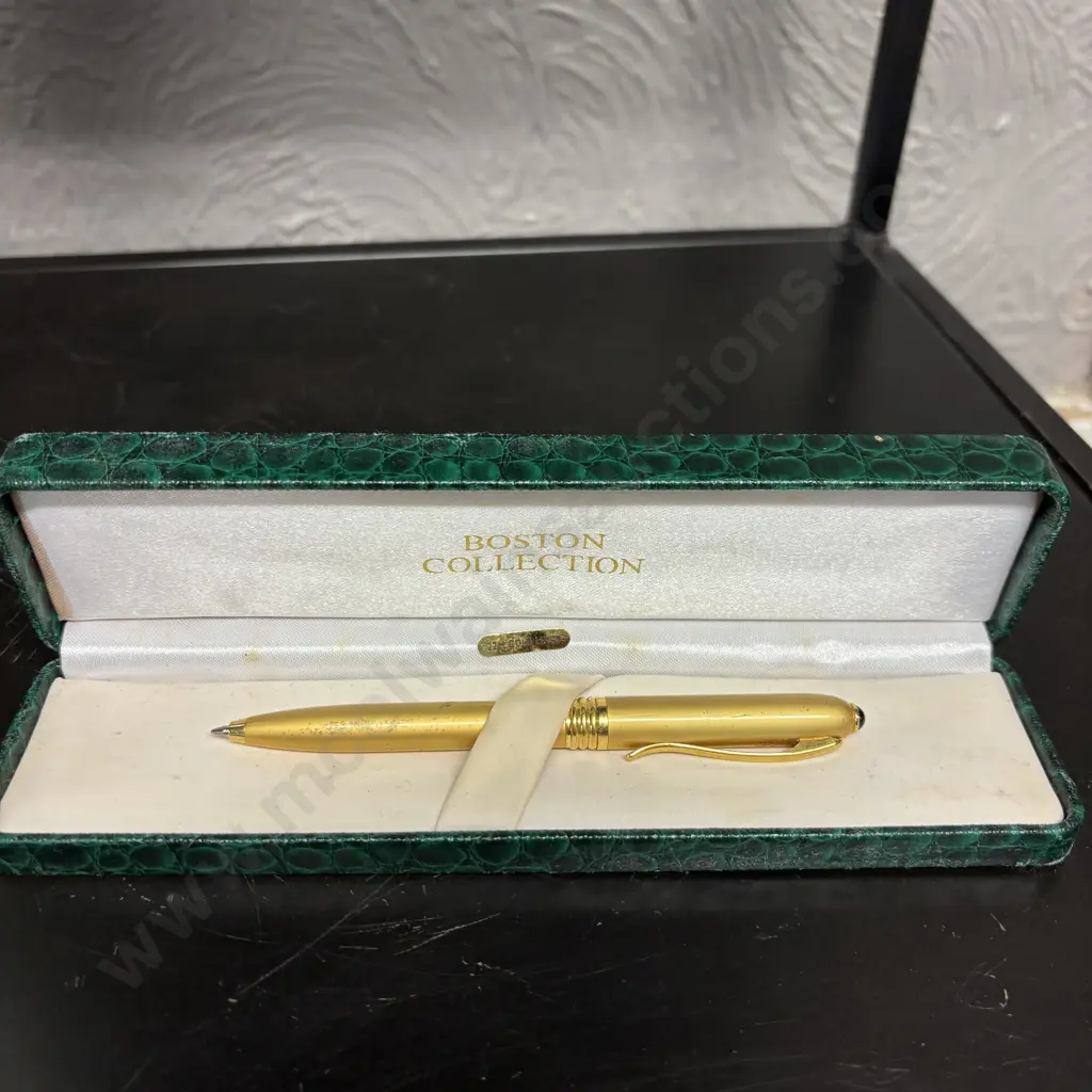 Boston Collection 22ct Gold lined Pen Image 1++