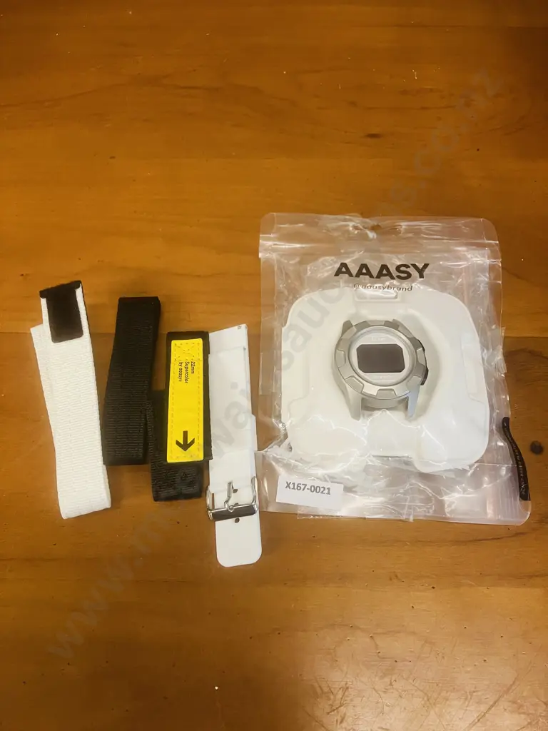 AAASY Supercolor 90s' Inspired Digital Watch Image 1++