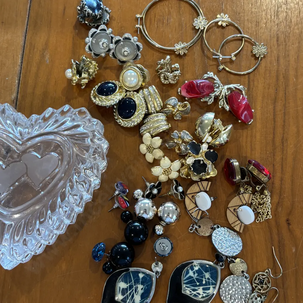 Assorted Earrings etc with Heart Shaped Jewellery Box Image 1++