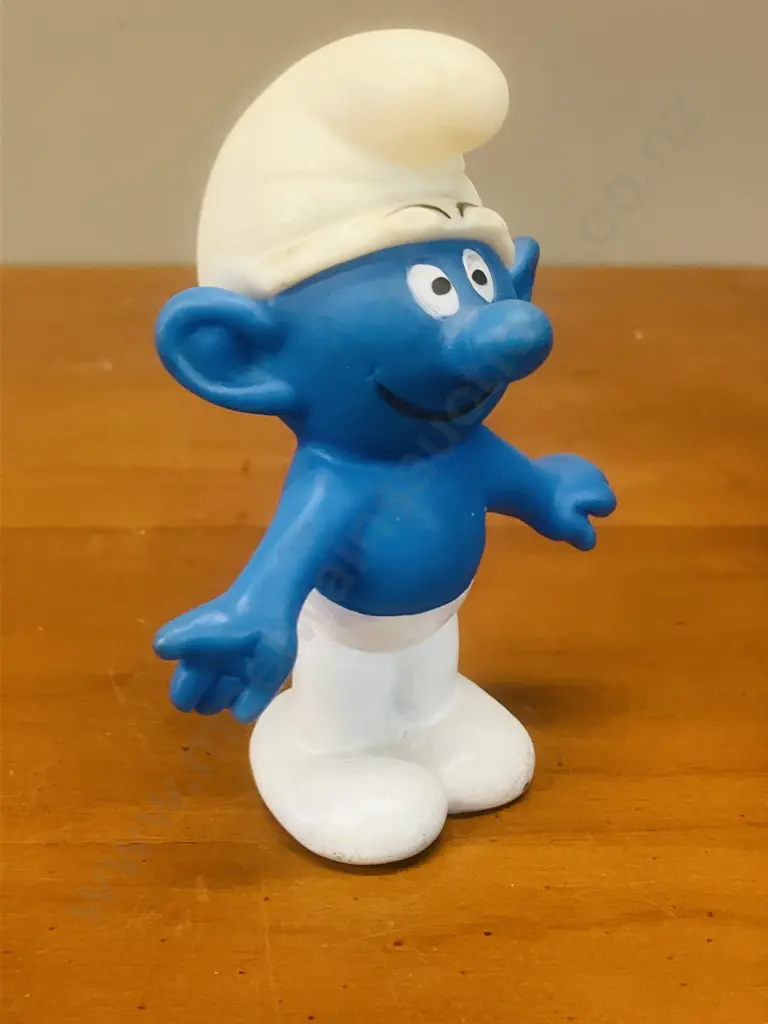 1972 Flower Smurf, 1989 Papa Smurf, 1980s Superman Smurf, 2000 Carpenter Smurf, 2017 McDonalds Happy Meal Karate Smurf, Image 1++