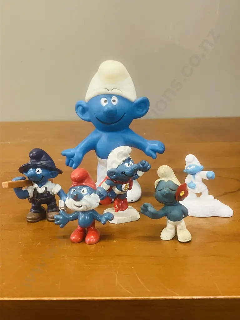 1972 Flower Smurf, 1989 Papa Smurf, 1980s Superman Smurf, 2000 Carpenter Smurf, 2017 McDonalds Happy Meal Karate Smurf, Image 1++