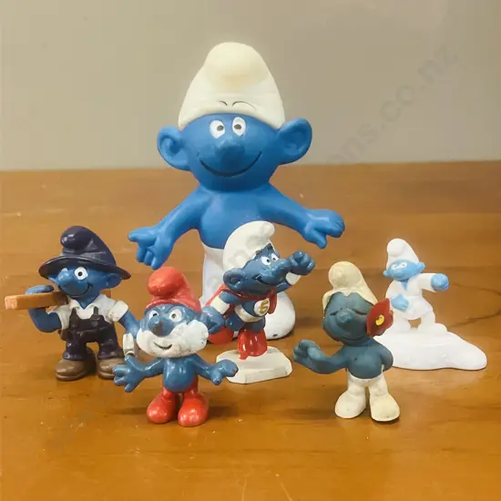 1972 Flower Smurf, 1989 Papa Smurf, 1980s Superman Smurf, 2000 Carpenter Smurf, 2017 McDonalds Happy Meal Karate Smurf,