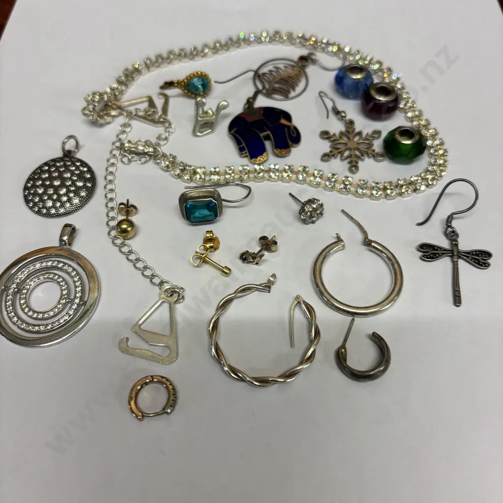 Assorted Sterling and stamped jewellery incl stamped Pandora charms Image 1++