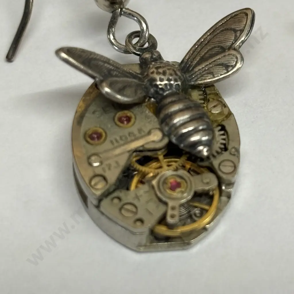 Stamped Seiko Silver Bee Earrings Image 1++