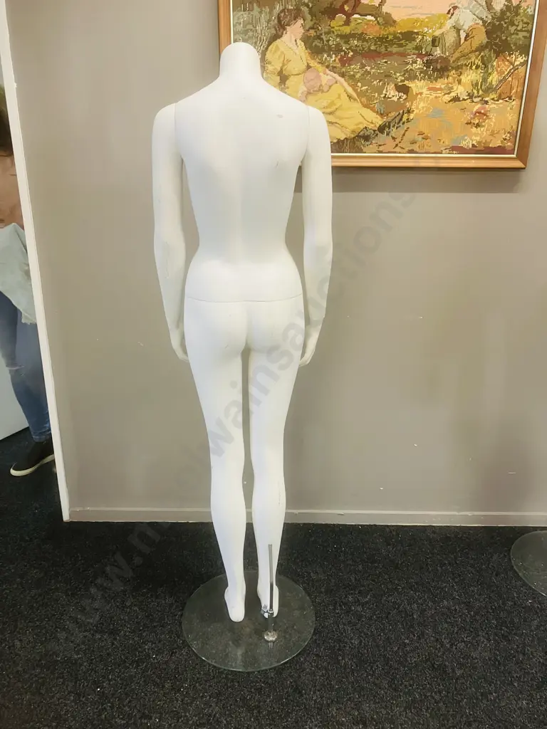 White Female Full Body Mannequin On Stand. H165cm Image 1++