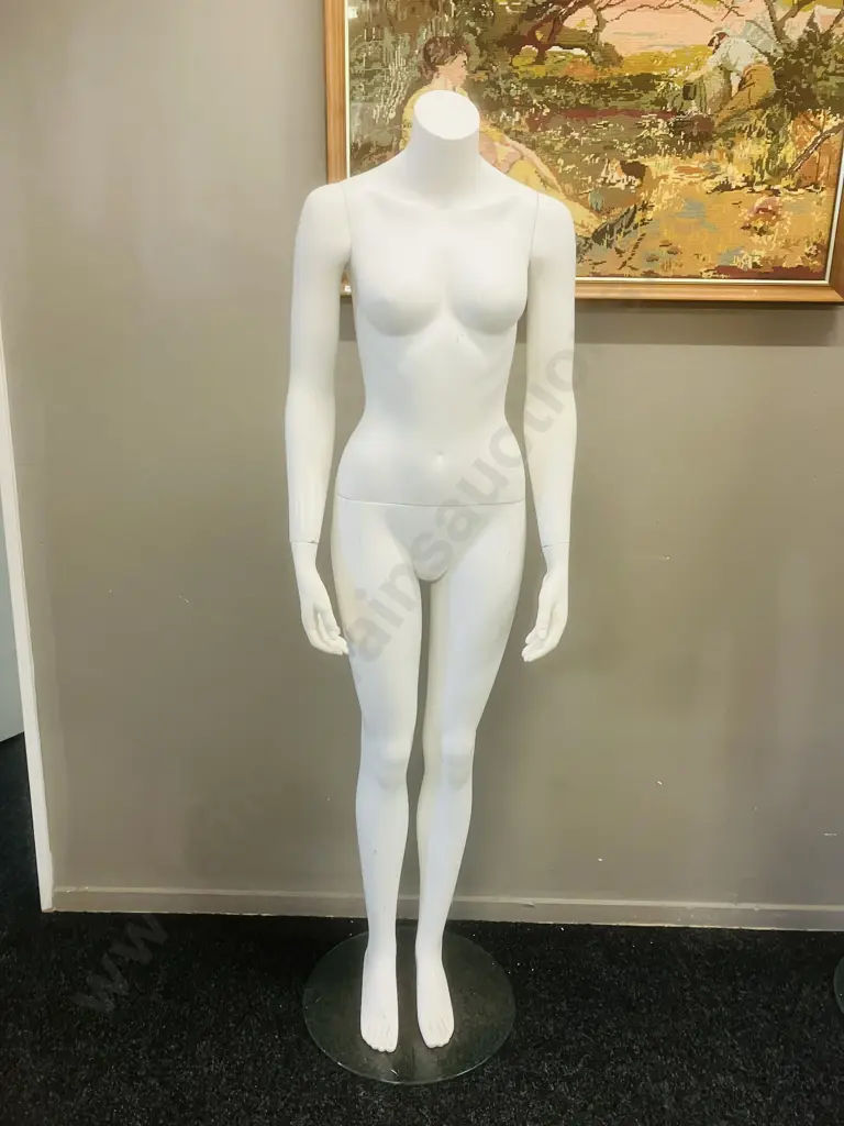 White Female Full Body Mannequin On Stand. H165cm Image 1++
