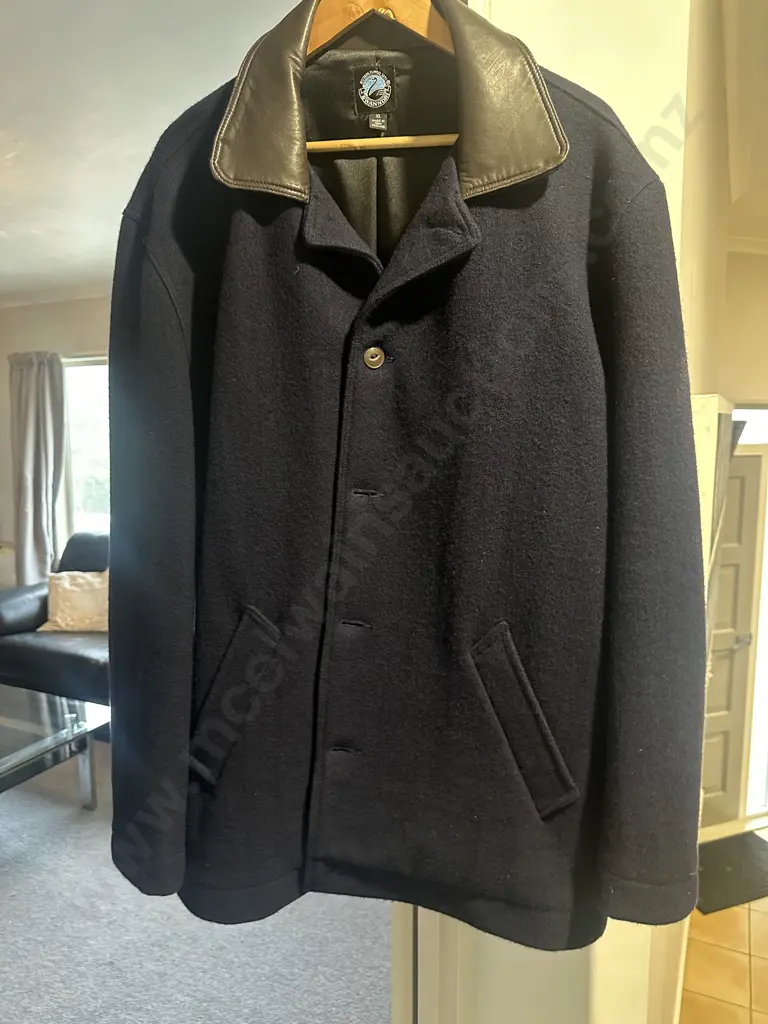 Mens Swanndri Jacket Size XL Navy With Dark Brown Collar Image 1++