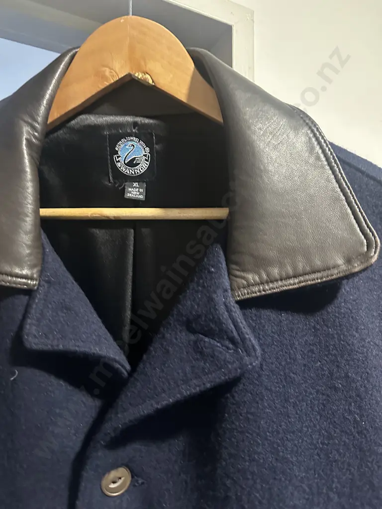 Mens Swanndri Jacket Size XL Navy With Dark Brown Collar Image 1++