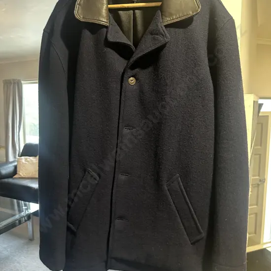 Mens Swanndri Jacket Size XL Navy With Dark Brown Collar