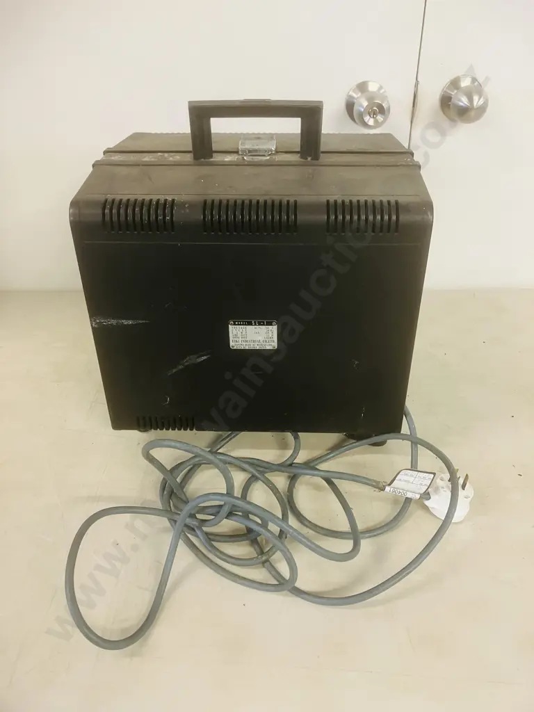 EIKI SL-1 Projector Image 1++