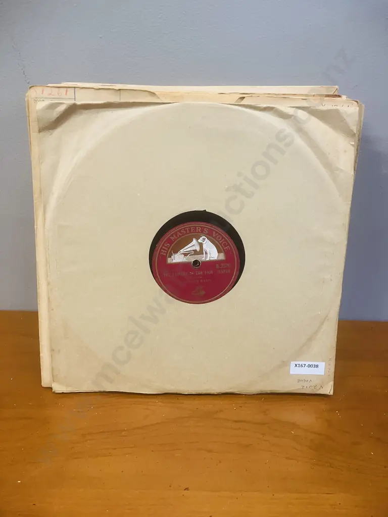 Lot of 30 x Assorted 78 RPM - Dancing, Marches Etc Image 1++