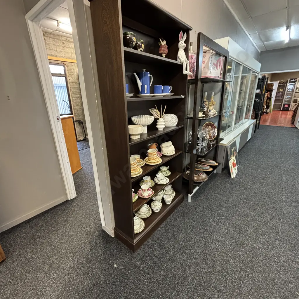 Dark Stained 5 Shelf Bookcase. H188.5 W89 D27cm Image 1++